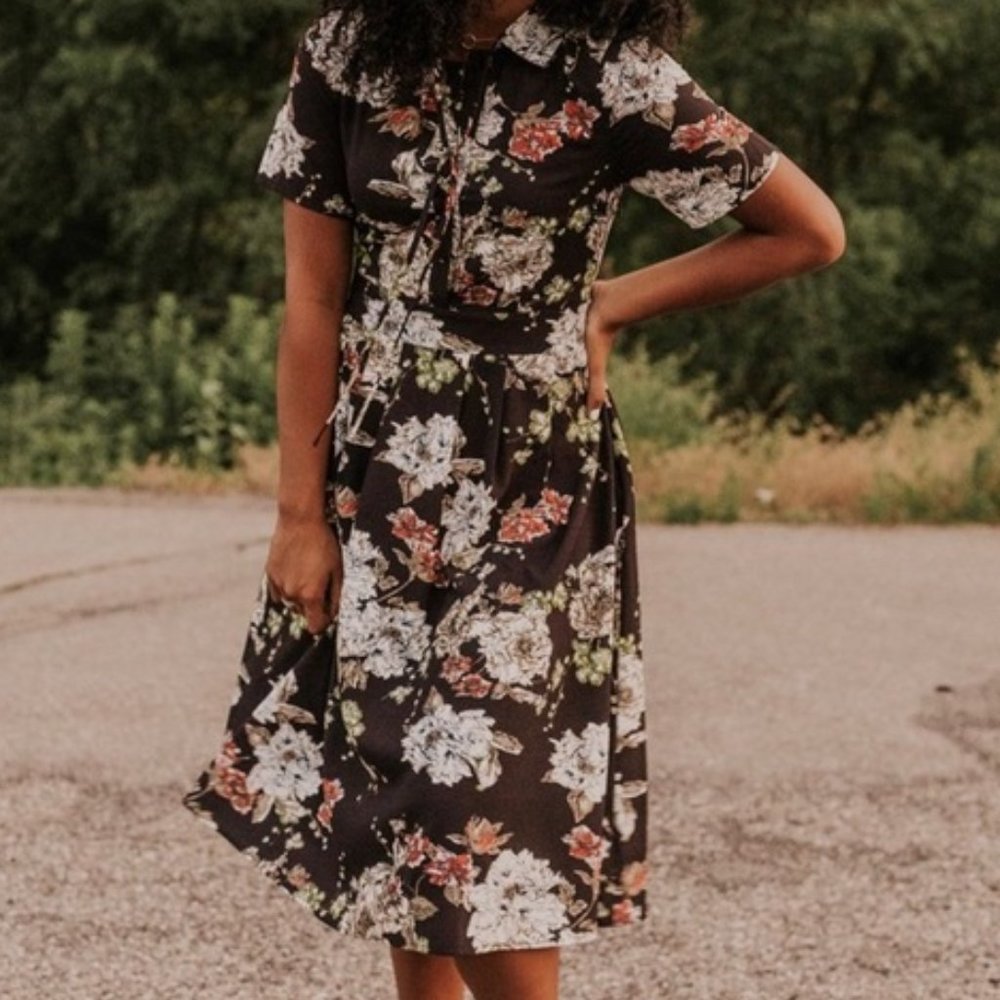 Roolee Cedar Lane Black and Floral Collared Midi Dress Short Sleeves XXL